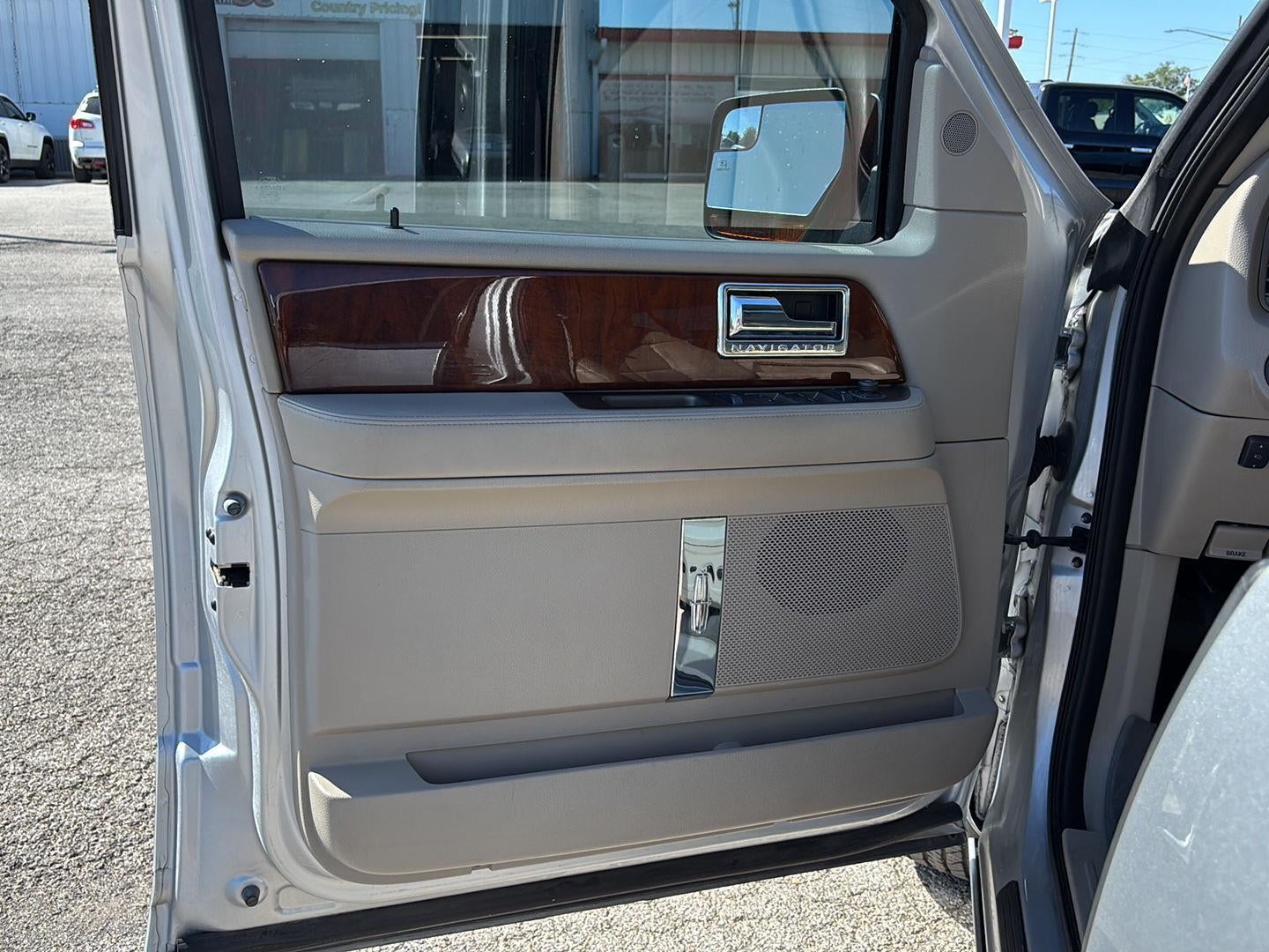 2014 Lincoln Navigator Base