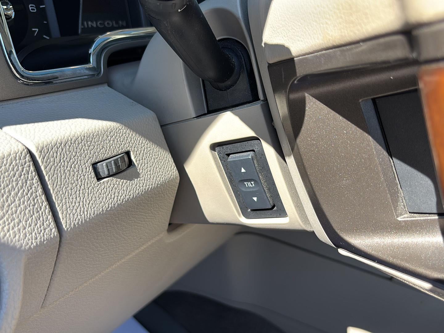 2014 Lincoln Navigator Base