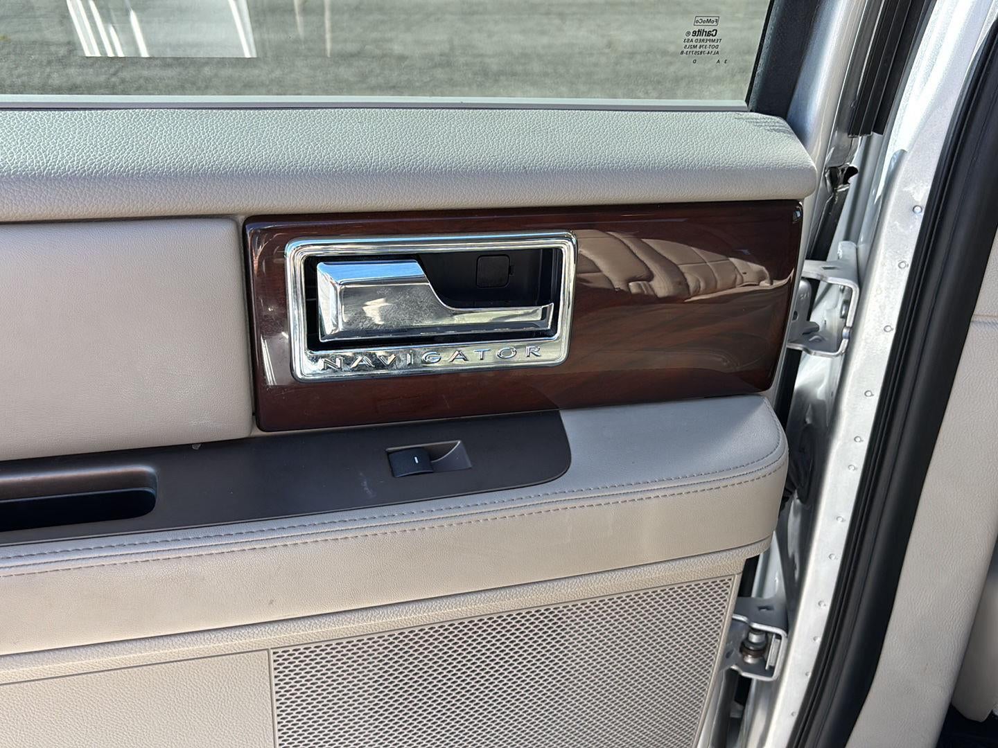 2014 Lincoln Navigator Base