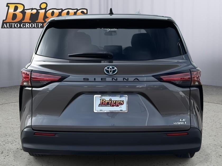 2021 Toyota Sienna LE