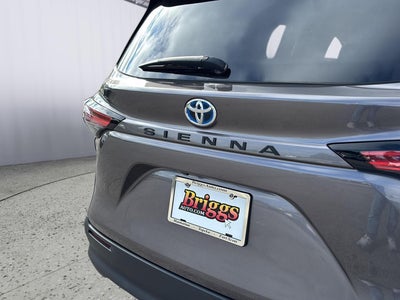 2021 Toyota Sienna LE