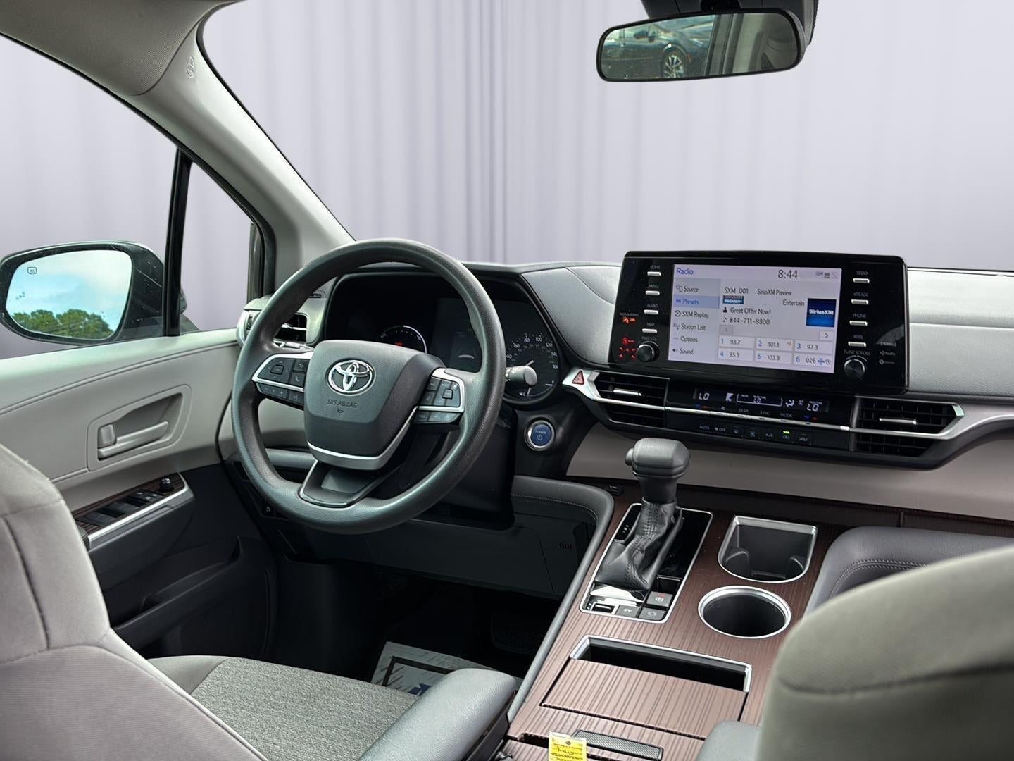 2021 Toyota Sienna LE