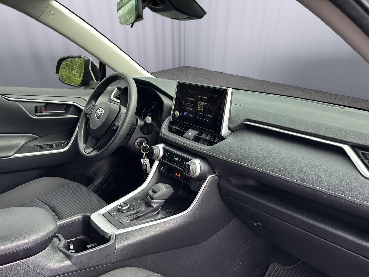 2023 Toyota RAV4 Hybrid LE