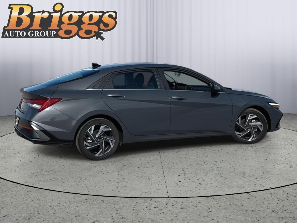 2025 Hyundai ELANTRA SEL