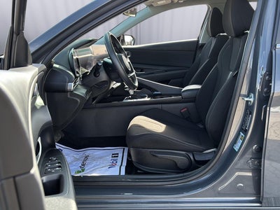 2025 Hyundai ELANTRA SEL