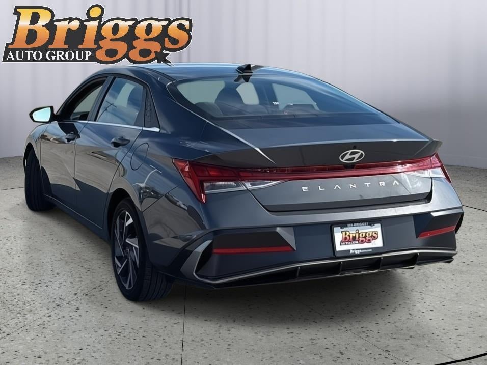 2025 Hyundai ELANTRA SEL