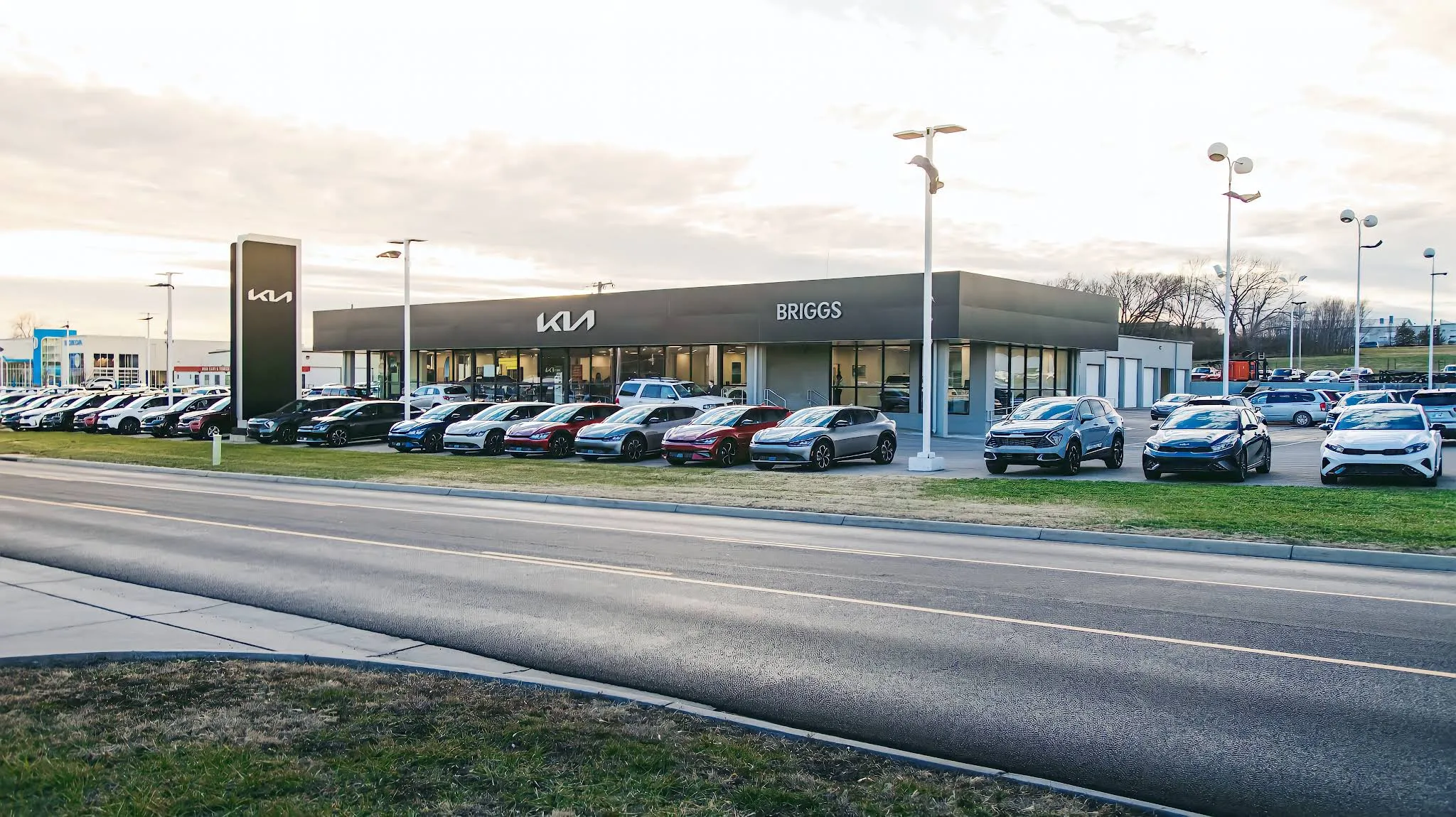 Briggs Kia of Topeka dealership in Topeka, KS
