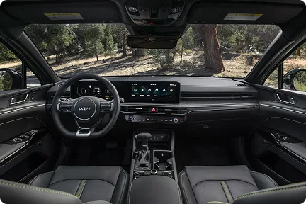 Kia K5 dashboard and front cabin