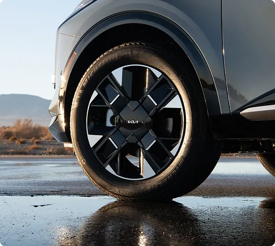 Close-up of a Sportage alloy wheel design